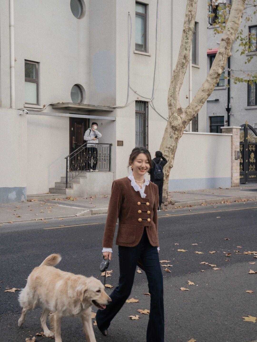 小姐姐|女生如何拥有大长腿?试一试“牛仔裤”这样穿,不仅显瘦还百搭