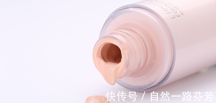 气垫 原来气垫和粉底液区别那么大?难怪会经常脱妆!