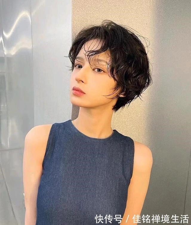 时尚 羊毛卷已过时,22款当下流行发型送给大家,直接剪就对了!