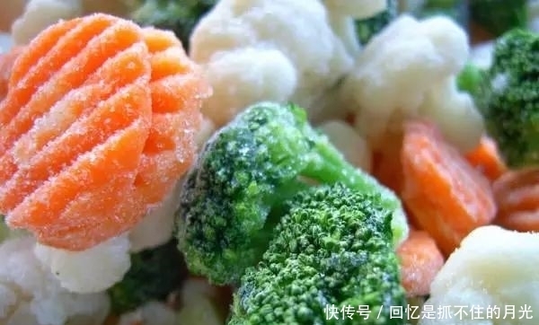 冻肉别用热水泡了！学会这几招，几分钟就能全化开！