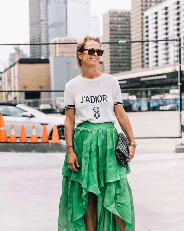 轻松|衬衫怎么穿出时髦感学三木时尚穿搭,告别土肥圆轻松