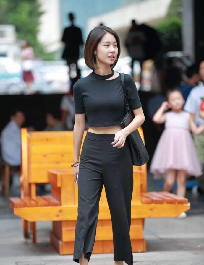 美女|美女清凉穿搭非常好看，给人的感觉光鲜靓丽，尽显曼妙身姿