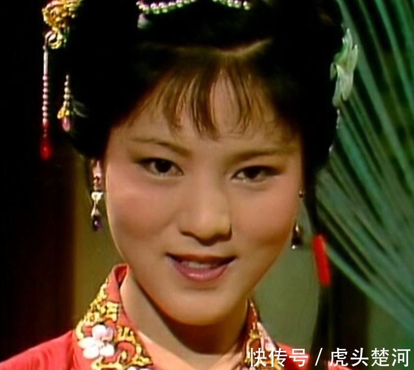 袭人$贾宝玉给探春送荔枝,一个碟子,众人为何都惦记要拿回来?