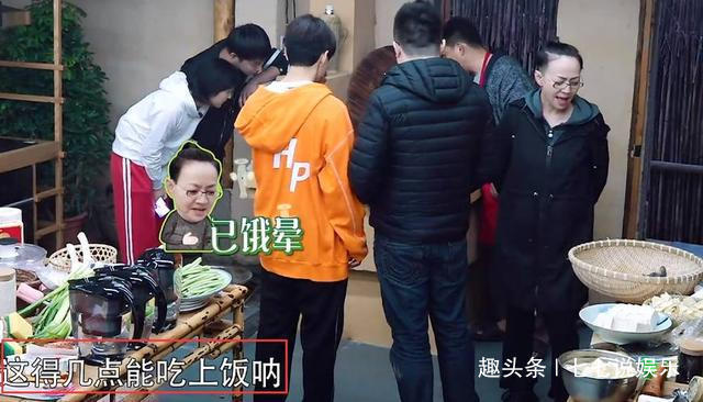 向往的生活黃磊做飯速度跟不上,節(jié)目組又悄悄為嘉賓點(diǎn)外賣