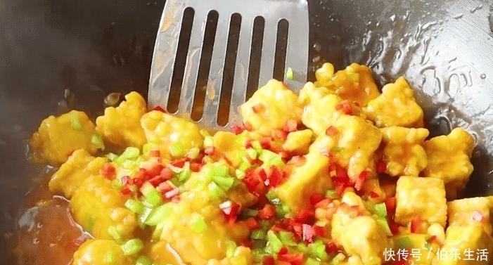 爽口|鲜香软嫩的茄香豆腐,甜鲜爽口,营养好吃,孩子喜欢的辅食菜肴