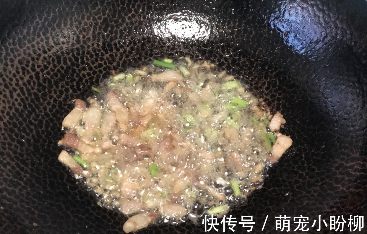 豫北农村常吃的一碗面,用料简单实在,汤浓味美,比烩面好吃多了