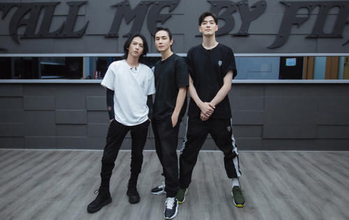 摇滚乐队|40岁张淇，Solo17年不火，加入黑豹8年不红，冤还是不冤？