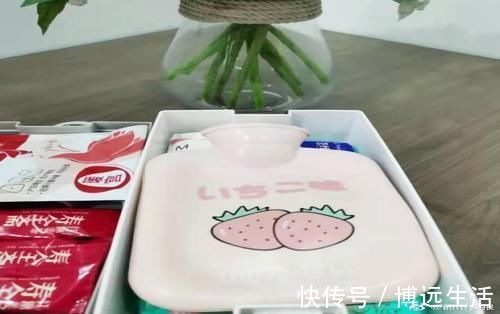 提示牌|小学女厕贴提示牌,暖心行为被大家称赞,父母不要再羞于告诉孩子