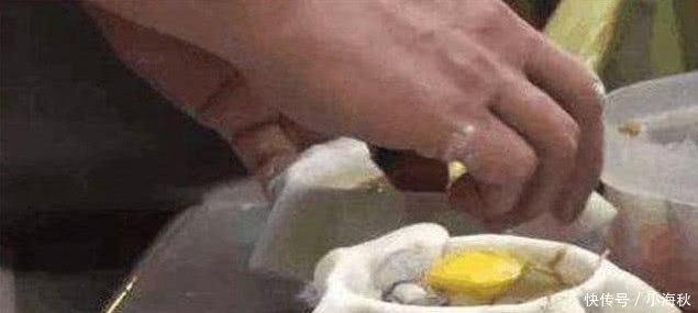 客人|大姐卖超贵包子,一个15每天都有人排队,客人吃完还都说值