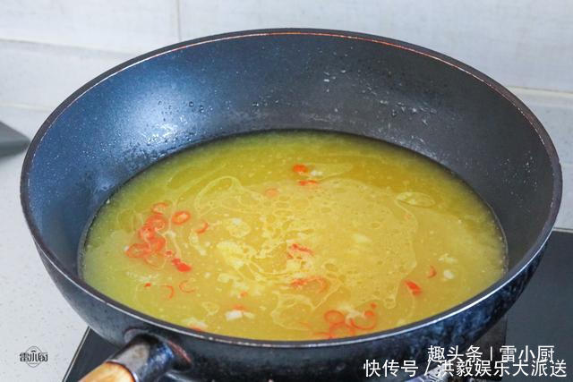 一年到头|我家饭桌上一年到头都有这道菜,焯个水煮一煮,六七分钟就上桌