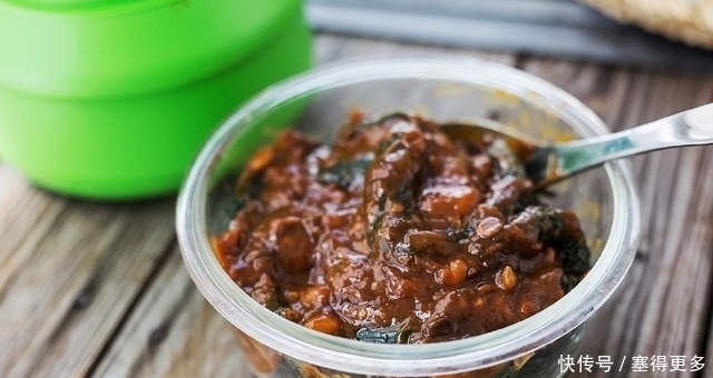 赶快|酱黄瓜的新做法,保证你都没试过,酱香浓郁又爽脆,赶快学起来