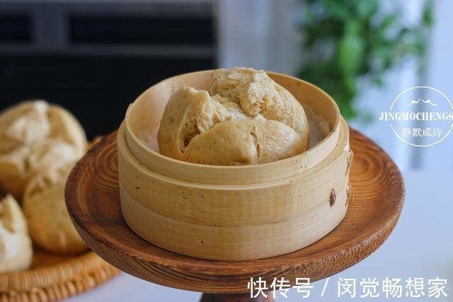夏天就喜欢蒸开花大馒头,放把红糖和坚果,香甜好吃,家人都爱