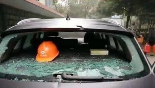 wife|不关WiFi就砸车,孕妈:我宝宝要是出了问题,你们负得起这个责吗