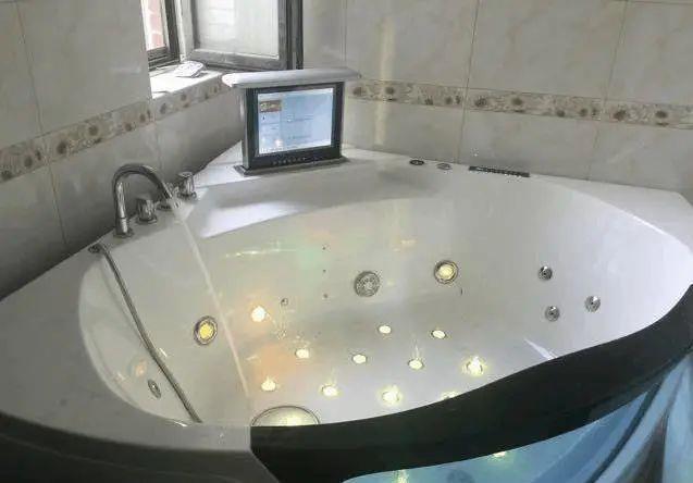 智能家具|老婆花40万装修的新房,满屋智能家具,卫生间的设计活像个鬼屋!