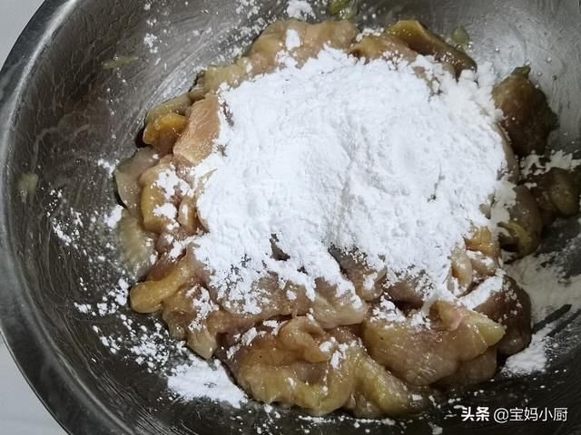 零食|鸡胸肉这样做，能当零食能当下酒，12块钱能做两大盘，可香了