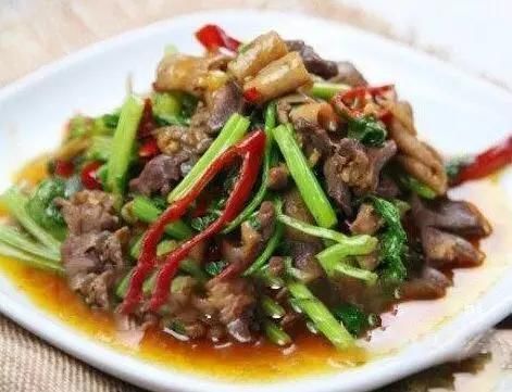 美食推荐：糖醋猪蹄，香辣猪蹄，家常炒鸡杂，玉米粒双椒碎肉丁的做法