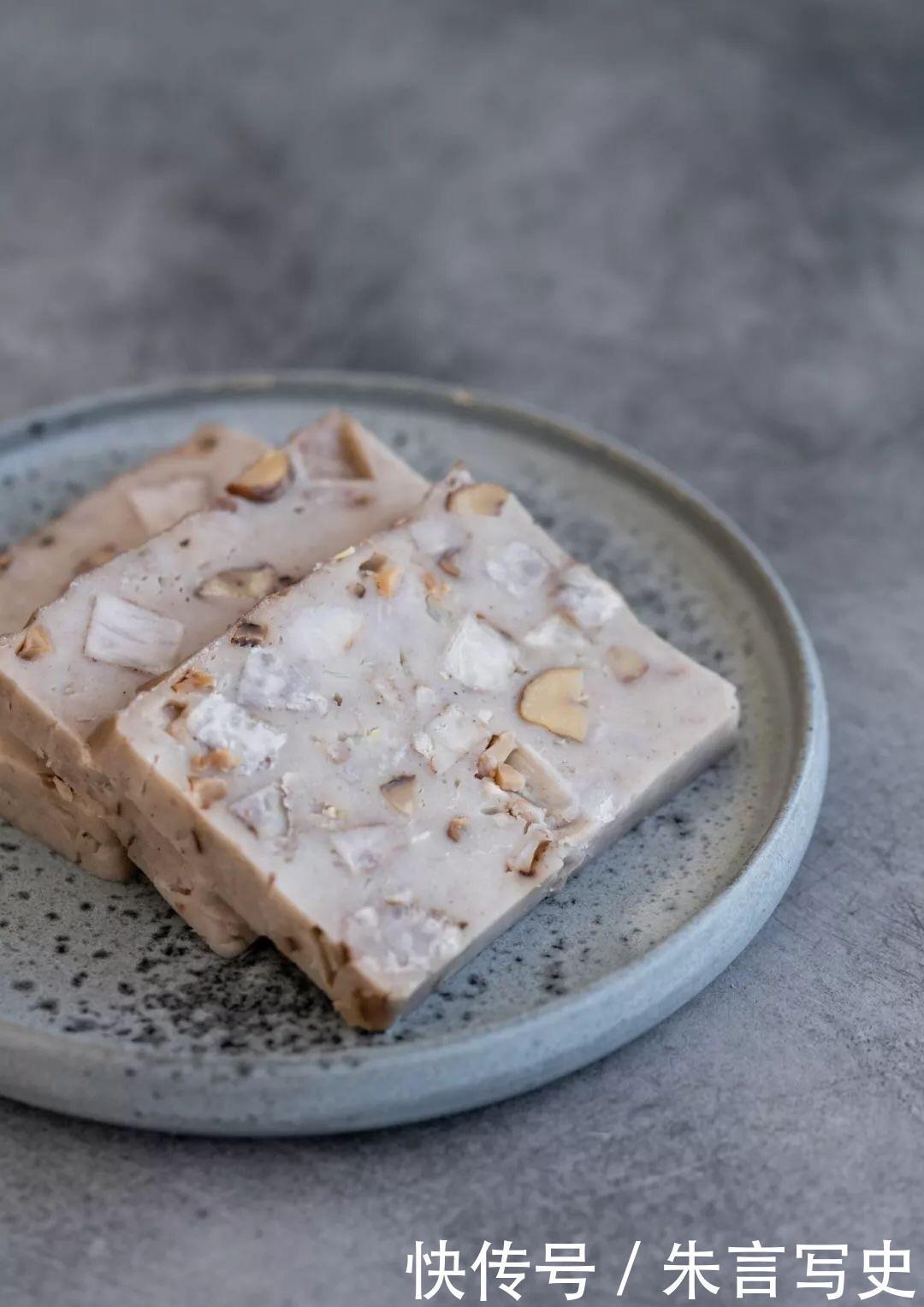  炒出香味|广东人的年味来源于糕点，口感软糯香润，这个芋头糕，你得尝尝