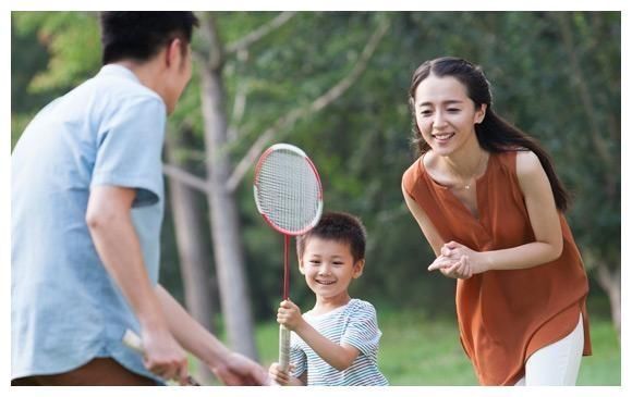 豪豪|孩子因喝水导致积食,医生建议:家长给娃喝水,避开这3个时间段