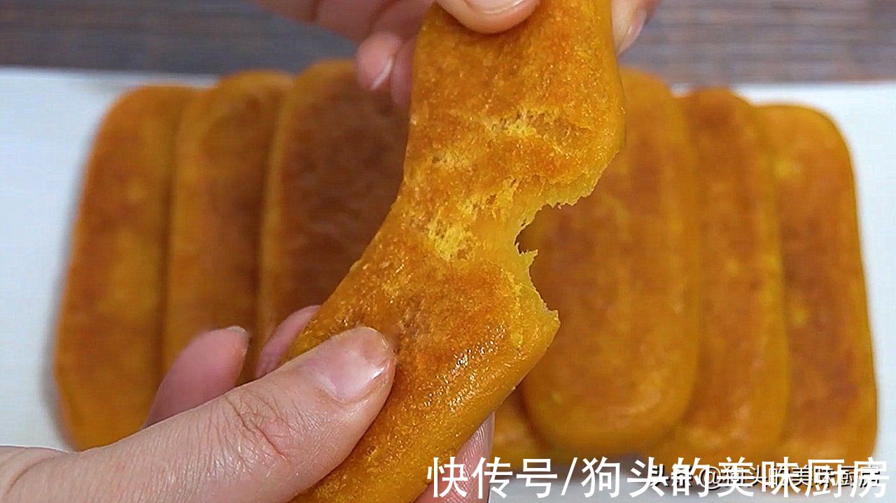 南瓜这样做太好吃了,不放一滴水,香甜软糯不粘牙,孩子抢着吃