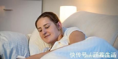 心烦不安|心情烦躁失眠怎么办?调整心态,常吃此3种食物,助你拥有好睡眠