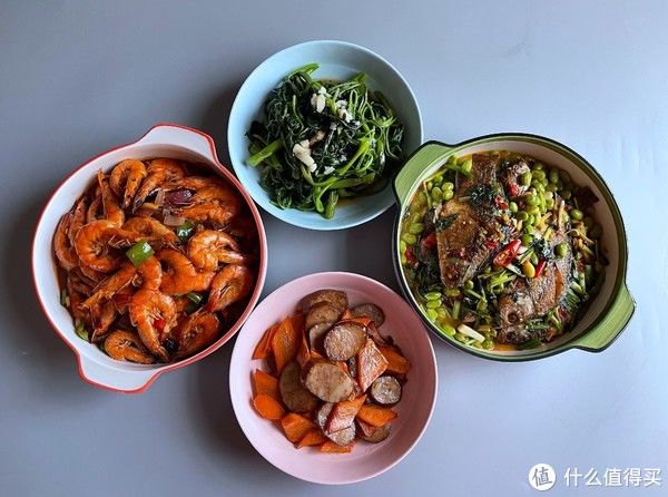 精灵|奶爸准备的晚餐,鱼虾配青菜,花钱不多吃得舒服,网友:用心生活