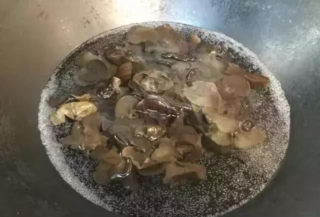 木耳和它是绝配,成本不到5块钱,吃一次相当于给肠道做个大扫除