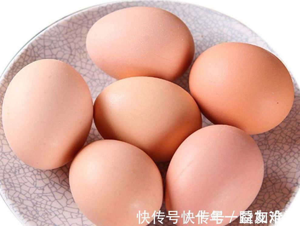 鸡蛋保存不要放冰箱,卖鸡蛋的大爷教你土法子,放几个月没问题