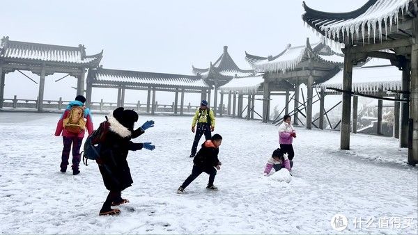 天净|梅岭印象3，天净湖最后一场冬雪，偶遇瀑布云