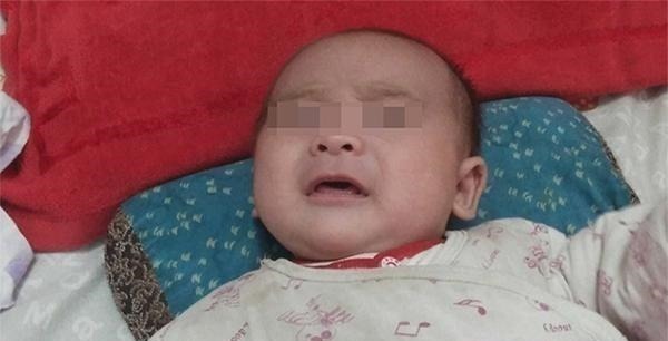 好处|新生儿该怎么睡医生建议抱着睡好处多,但过了这个月份要停止