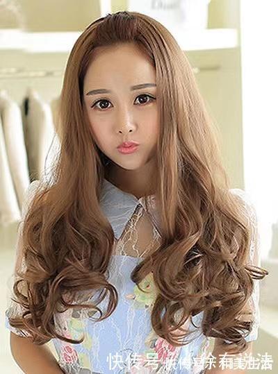 老气|女人过了三十岁,不要轻易烫这三种发型,太显老气,还不好配衣服