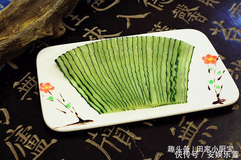 年夜饭的一道凉菜,做法简单,不用蒸不用炒上桌就可以吃