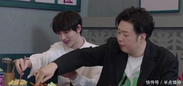 丁程鑫拜师何炅成《快乐大本营》新成员,这个位置本来是仝卓的?