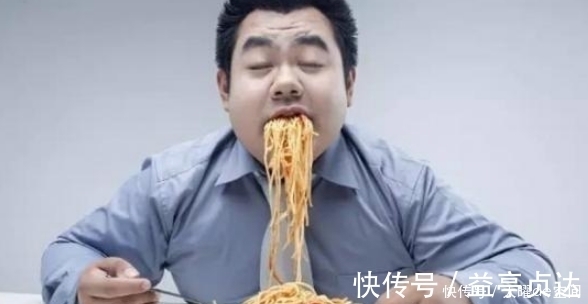 三顿饭|为什么你总是瘦不下来？原来是此5个坏习惯在让你持续长胖！