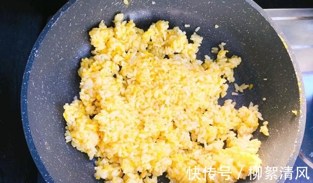 美味|在家制作黄金炒饭,鲜香美味,好吃又有营养!