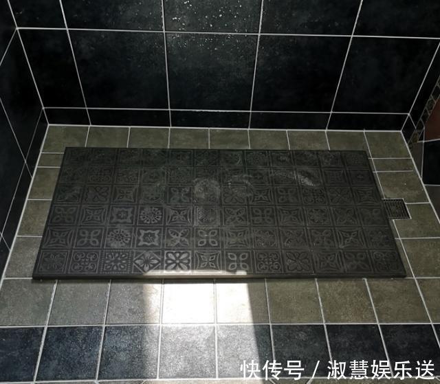 浴室|浴室防滑铺瓷砖和鹅卵石现在流行立体瓷砖,防滑耐磨一体成型