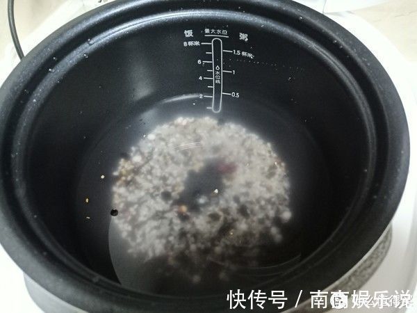 朋友圈|早餐全家只吃一盘菜,却在朋友圈走红,网友:生活高级,有品位