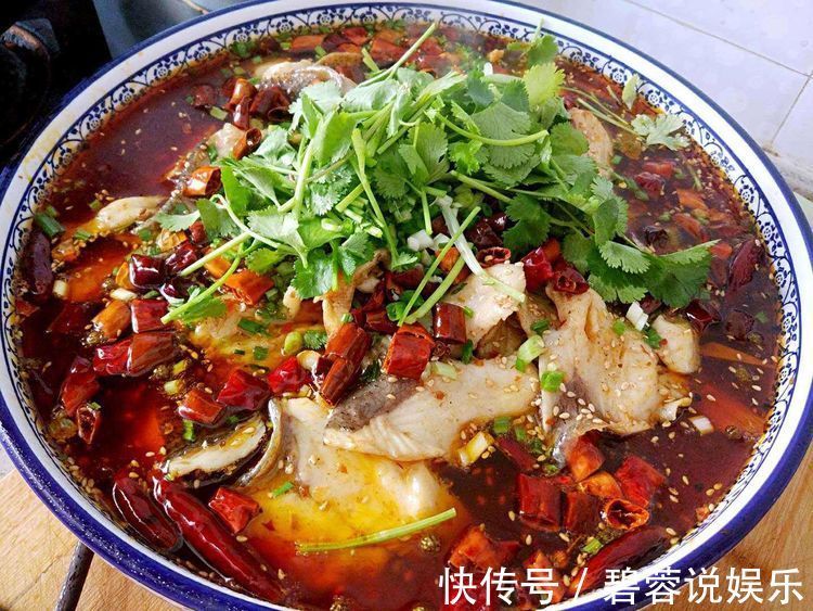 做法不同的几道香辣菜,只需简单几步就可以完成,下饭美味很不错