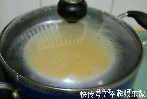 老少皆宜|蒸水蛋，开水蒸还是凉水蒸很多人都没做对，难怪鸡蛋总呈蜂窝状
