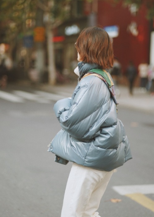 紧身裤 穿来穿去,还是更爱“阔腿裤”,遮肉显瘦又百搭,咋穿都好看