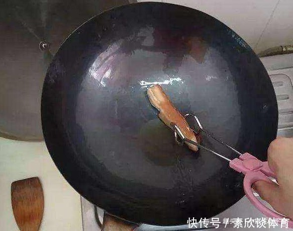 跟着我一起|买回来的新锅,千万不要直接用,大厨教开锅技巧,不粘锅也不生锈