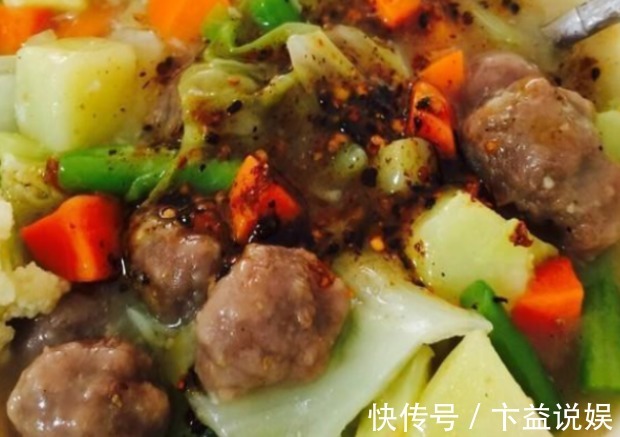 圆白菜|美食推荐肉末蒸菜心、豆瓣酱炒猪血、牛肉丸胡辣菜、糖醋焖鲫鱼