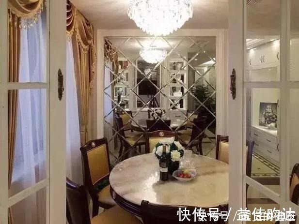 人性化|值得借鉴的轻奢风新房,玄关很“人性化”,简单轻装饰很舒服!