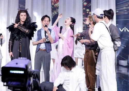 周芷若|娜扎加入《快樂大本營》，COS周芷若，看到造型太美了