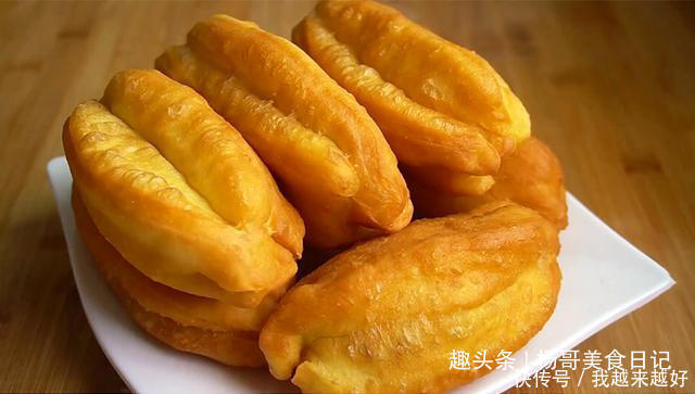 面粉别烙饼了,试试这样做,酥脆又松软,出锅瞬间被扫光,特解馋