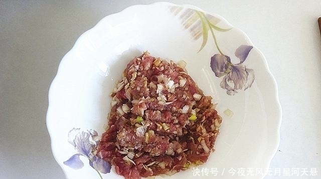 吃饺子试试这个馅,薄皮大馅,清香汁浓,饱含维C,越吃越喜欢!