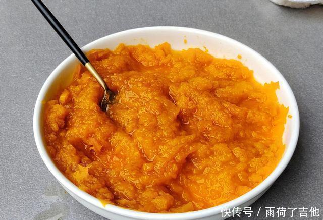 花卷|南瓜最好吃的做法,不做花卷不做饼,加两鸡蛋搅一搅,香嫩拉丝