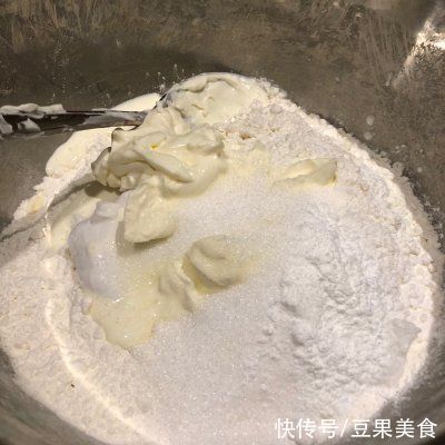 坚果椰香司康这样吃，换个口味换种心情