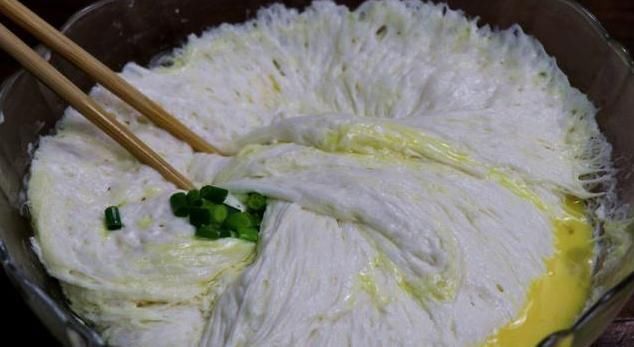早餐最爱吃这种面食,不用揉面不用擀面,筷子一挑,上桌就分光