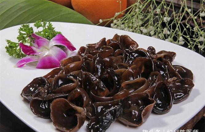 陈医师|女性想要身体好,常吃3种食物,补血美容,排毒护肝,紧皱又嫩肤