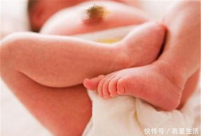 新生儿|“最牛新生儿”走红,脐带还没剪就想“跑”,还好医生眼疾手快
